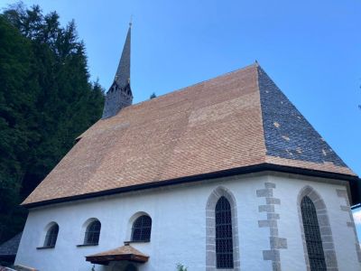 Schindeleindeckung Adolarikirche (1)