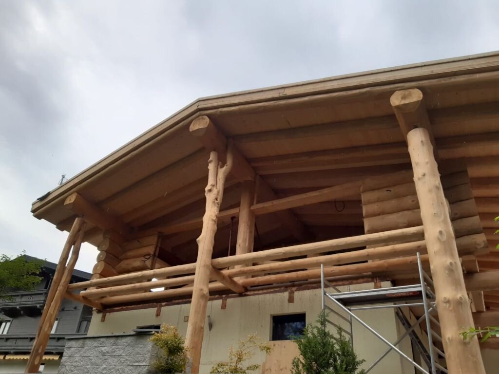 Blockhaus In Kanadischer Naturstammbauweise 2