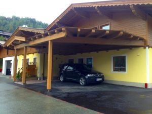 Carport vor der Haustüre